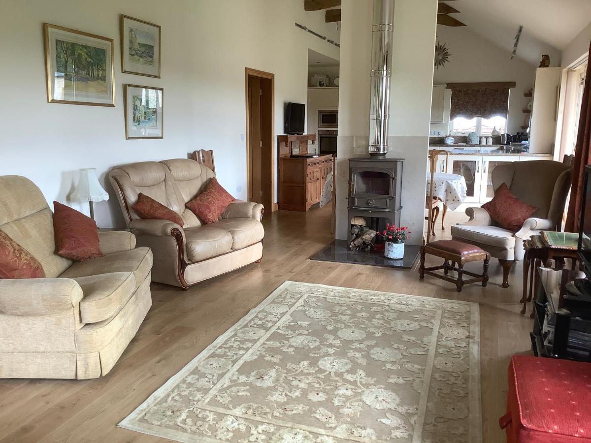Orchard Cottage, Clematis Cottages, Stamford. Accessible Luxury Home. Exterior photo