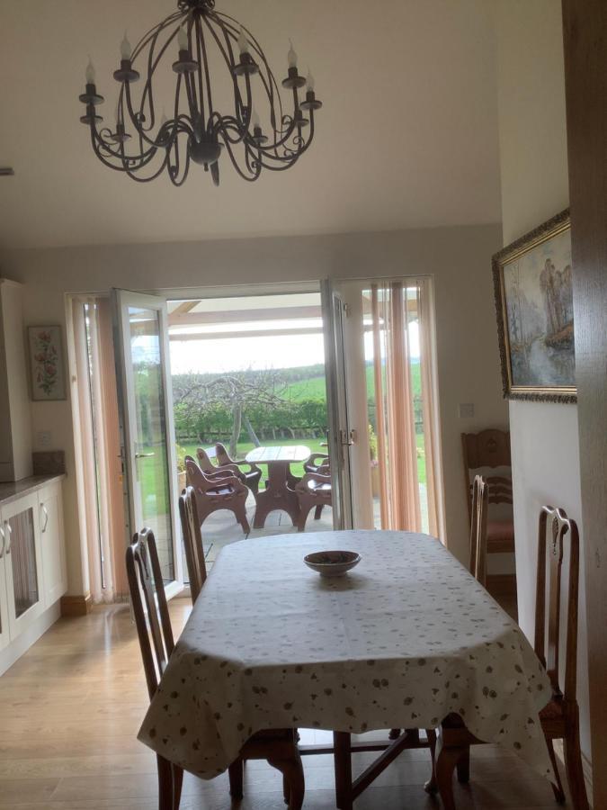 Orchard Cottage, Clematis Cottages, Stamford. Accessible Luxury Home. Exterior photo