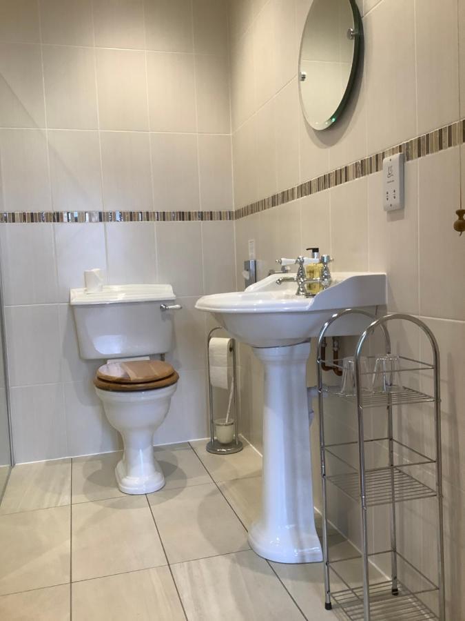 Orchard Cottage, Clematis Cottages, Stamford. Accessible Luxury Home. Exterior photo